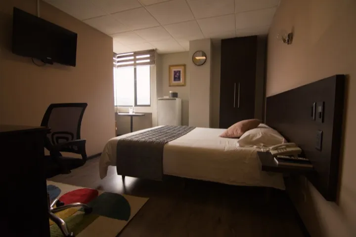 Executive Room with queen bed and work desk