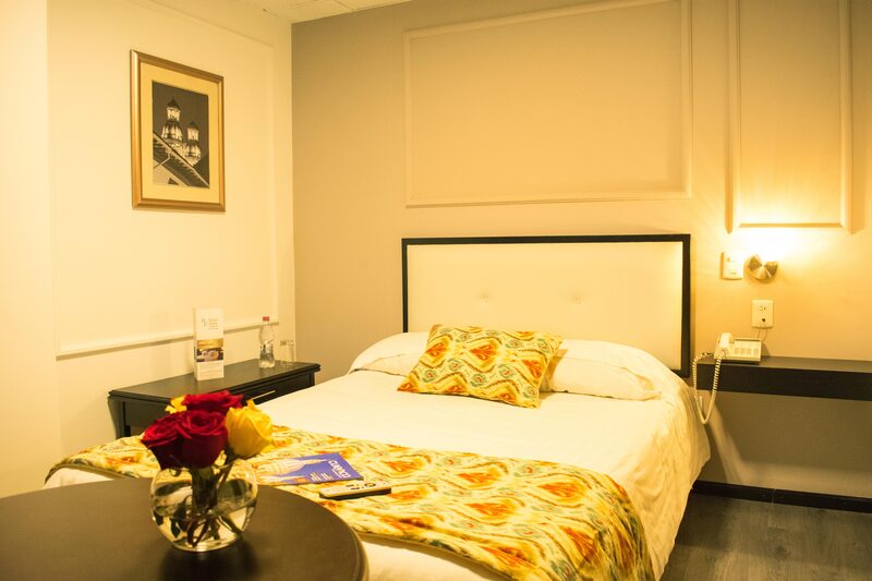 Executive Room Hotel Italia Cuenca - Premium business accommodation with work space in UNESCO heritage site